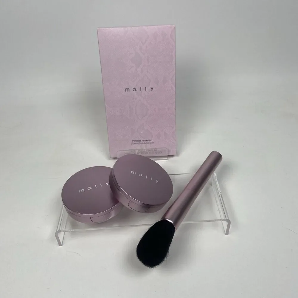 Mally Poreless Perfection Glowing Foundation Medium Tan 2 Compacts + Brush Kit